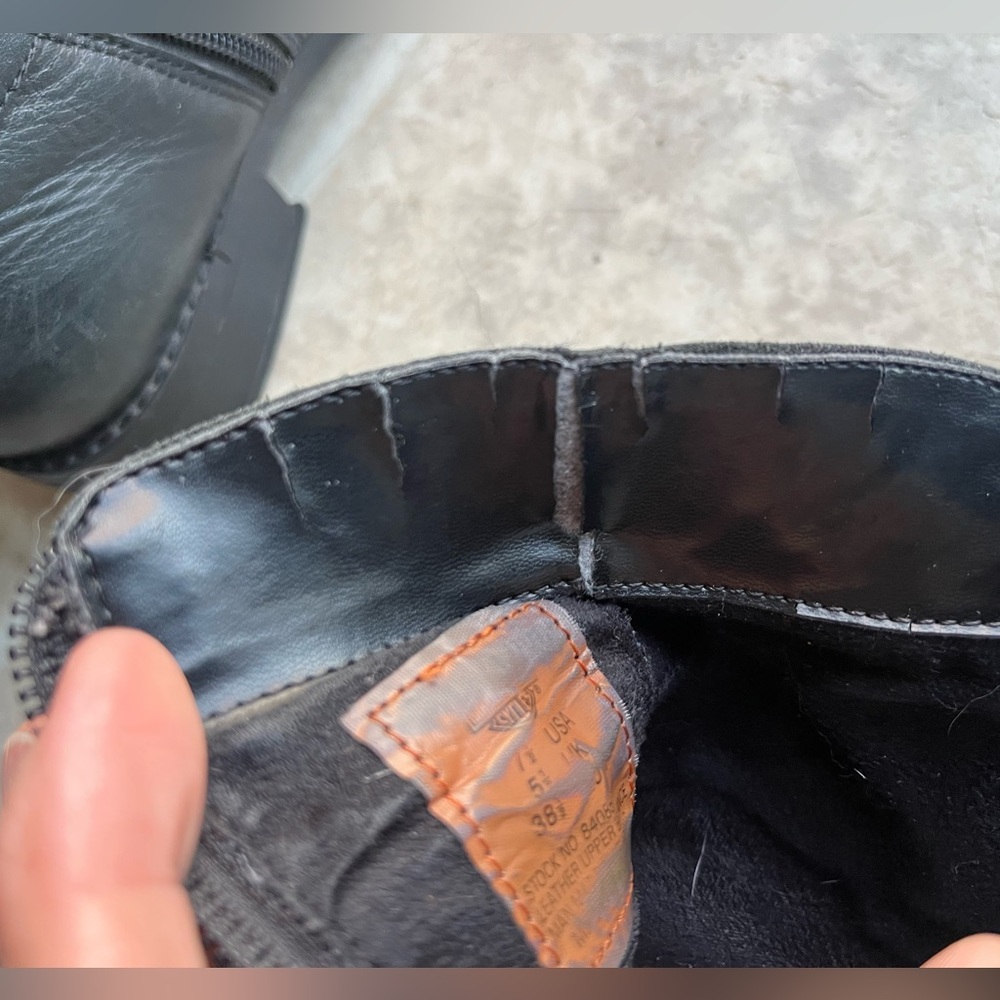 Harley Davidson ankle leather boots with side zipper. Size 7 1/2. - Picture 12 of 15